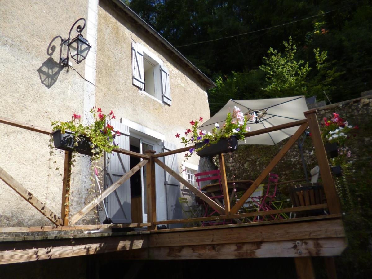 Oulches Le Moulin De Cors B&B 외부 사진