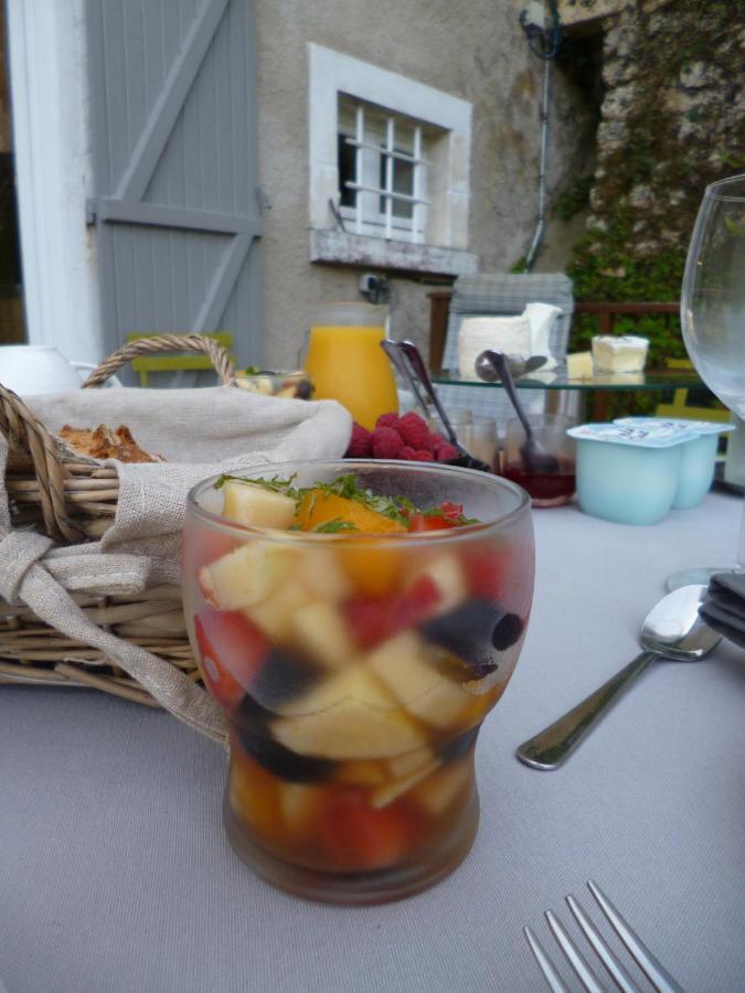 Oulches Le Moulin De Cors B&B 외부 사진