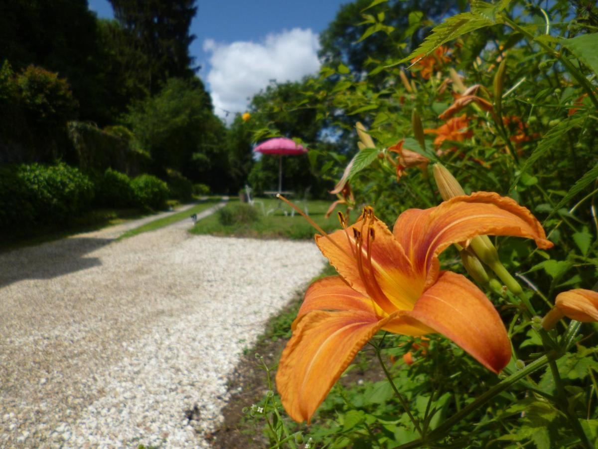 Oulches Le Moulin De Cors B&B 외부 사진