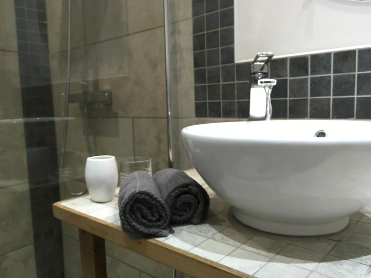 Oulches Le Moulin De Cors B&B 외부 사진